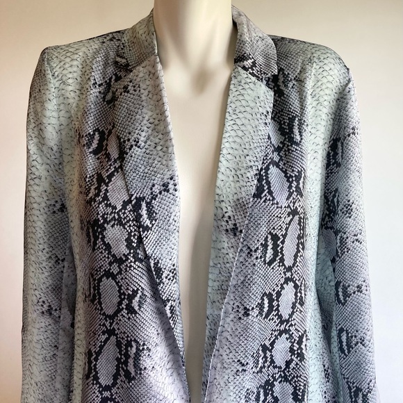 New Animari Blue Grey Snake Print Polyester Light Weight Blazer size L - Picture 4 of 15